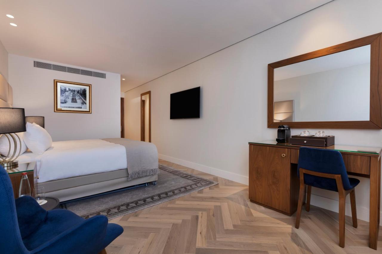 Hotel Herbert Samuel Opera